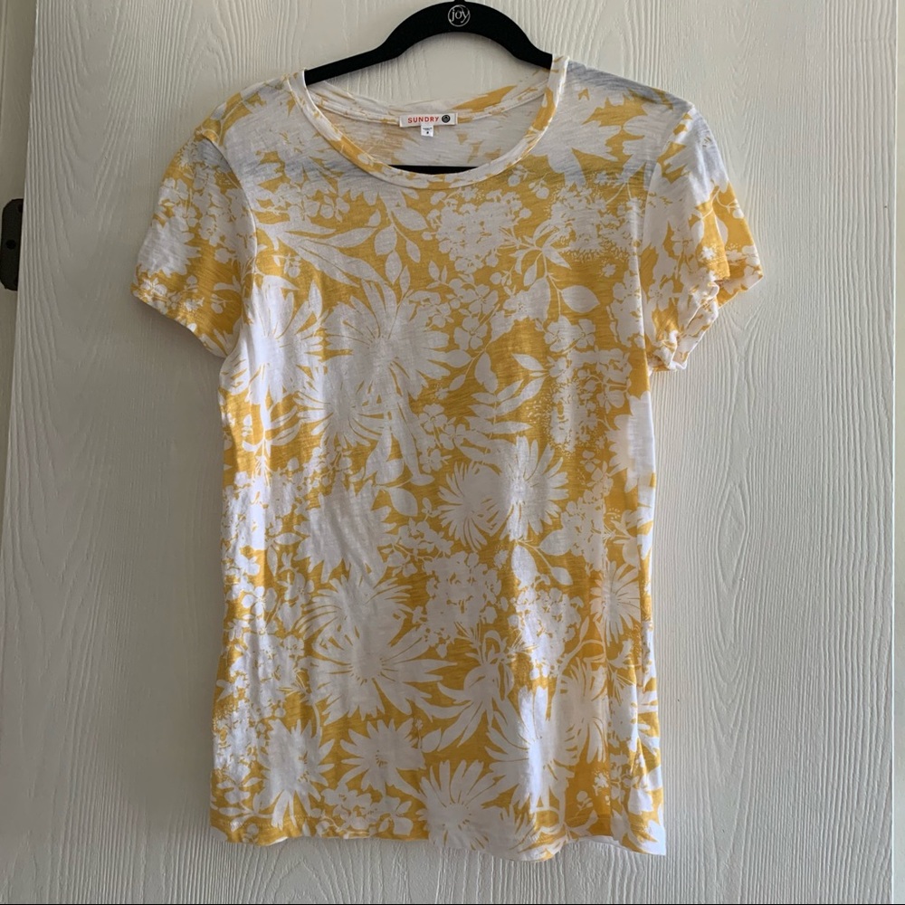 Women’s Yellow and White Floral Tshirt